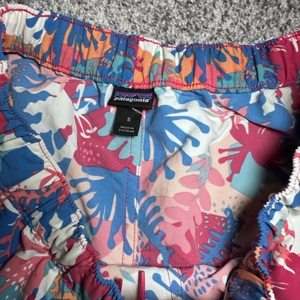 Patagonia Barely Baggies Shorts Womens SM 2.5" Inseam Floral Multicolor - Picture 5 of 7